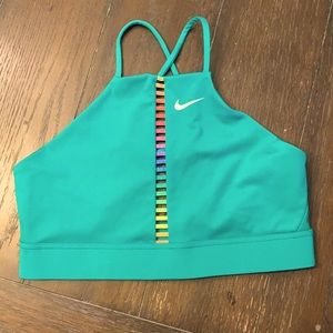 Nike sports bra (M)